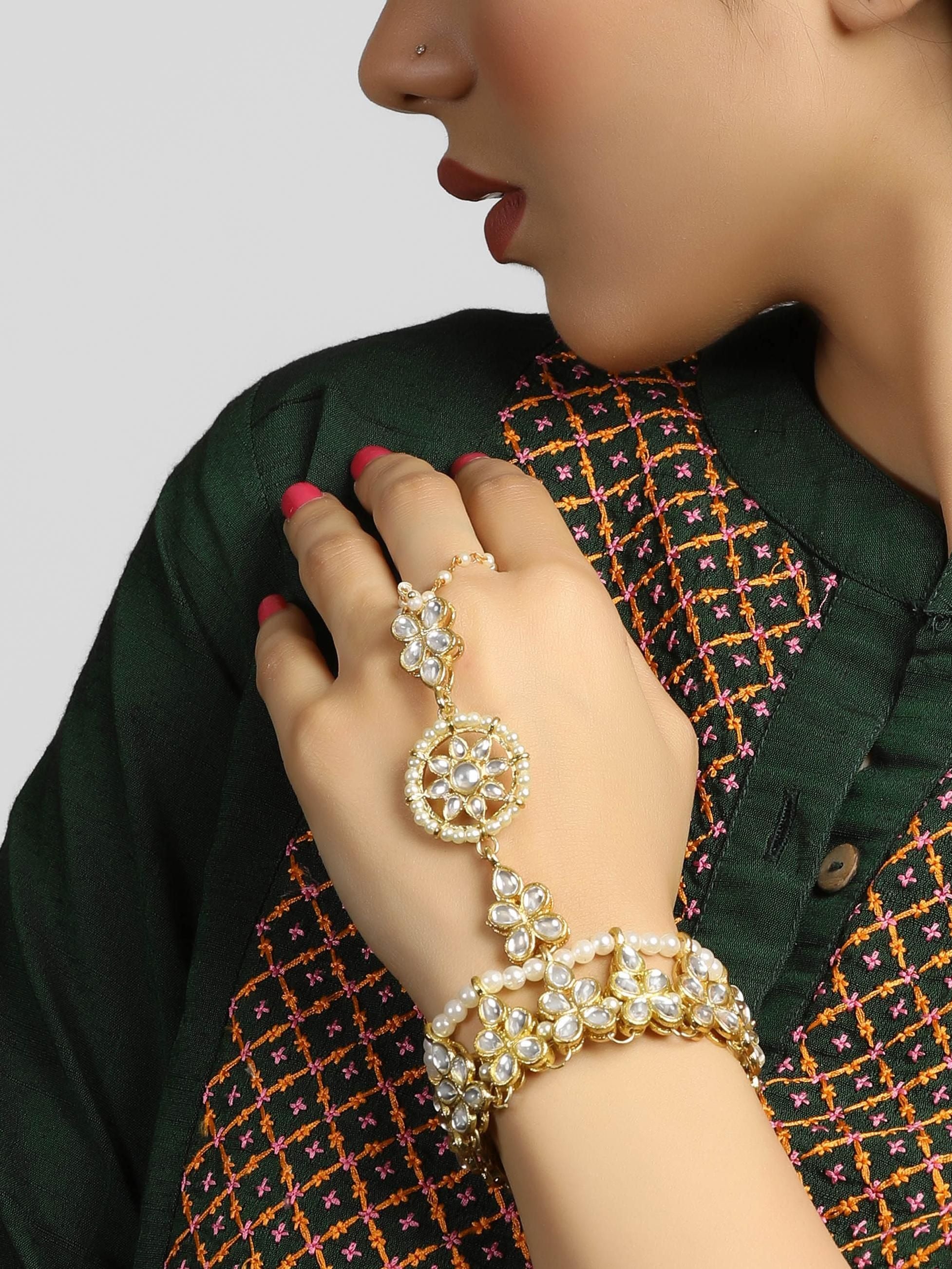 Glamourous Karatcart Traditional Gold Plated Kundan Hathphool